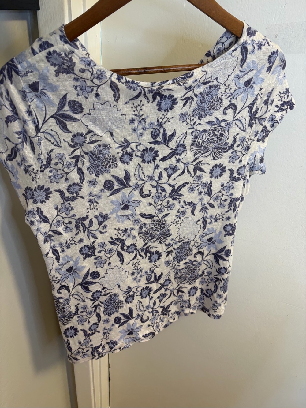 Rachel Zoe 100% Linen Floral Top Women’s L Blue Ivory Cowl Neck Blouse - Picture 10 of 12